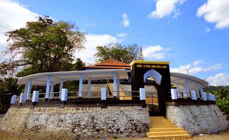 The Sacred Tomb of Batu Layar