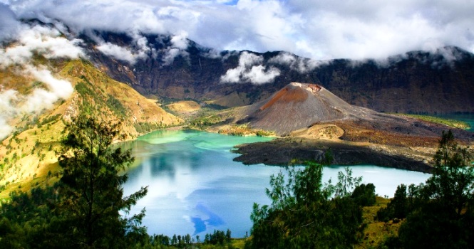 Mount Rinjani 3726 M