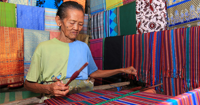 Sukarara Village (Craft of Songket)