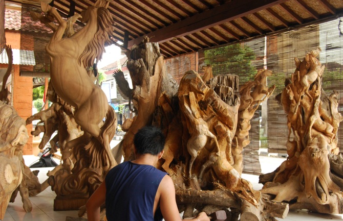 Wood Carving Crafts (Labuapi Village)